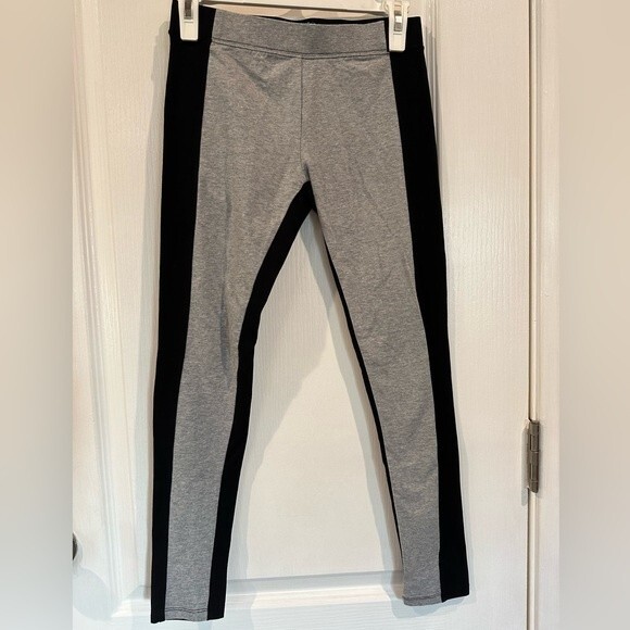 CALVIN KLEIN Performance Logo Cropped Legging - Picture 1 of 5